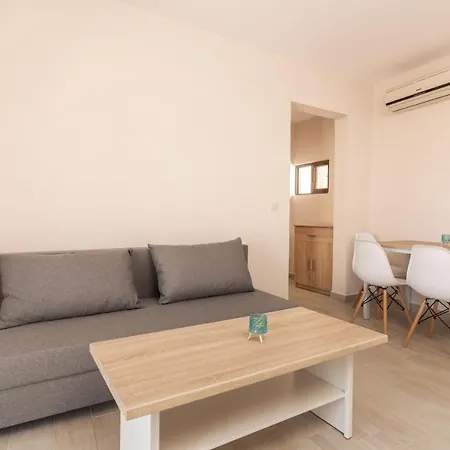 Sun & Sea Apartment *