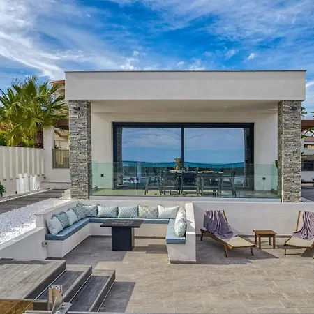 V Villa
