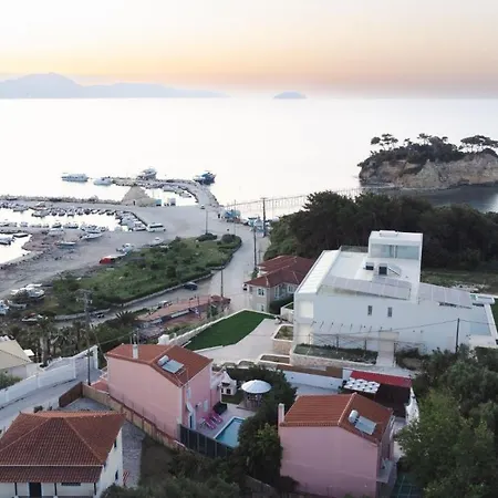 Danae - 100m From Beach, By Zantewize Villa