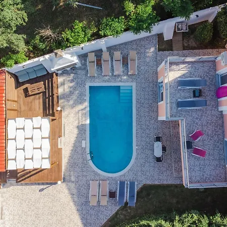 Danae - 100m From Beach, By Zantewize Villa
