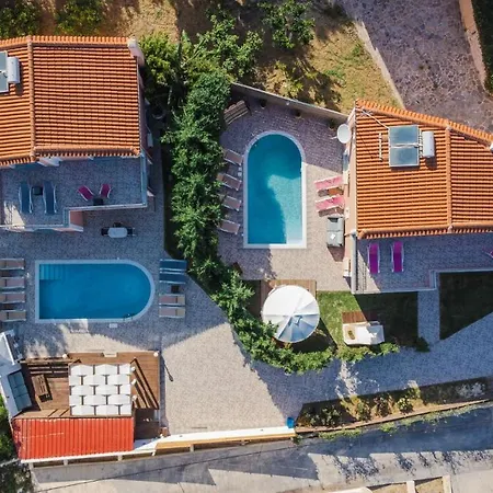 Danae - 100m From Beach, By Zantewize Villa