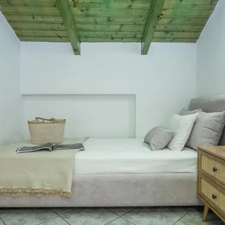 Apartment Spiros Ii & *