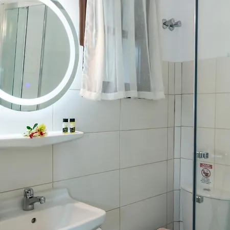 Hara Aparthotel *