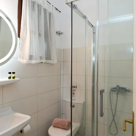 Hara Aparthotel *