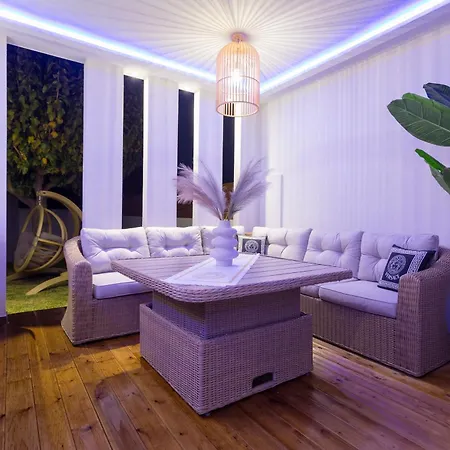 Villa Muthee Luxurious Private