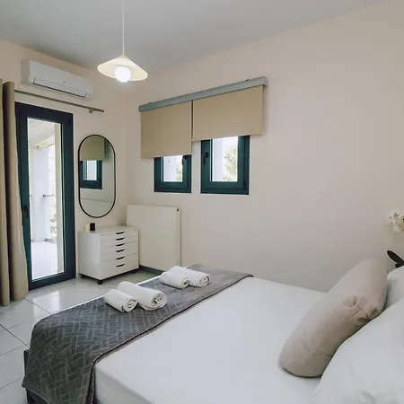 Apartment Andromahi & *
