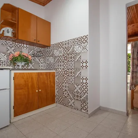 Guest house Dora *