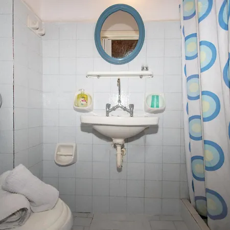 Dora Guest house *