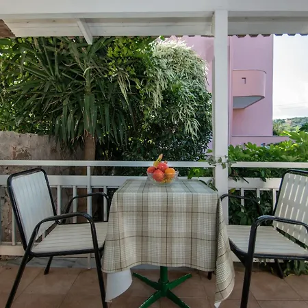 Dora Guest house Laganas