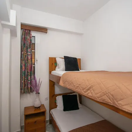 Spiros Ii & Apartment Laganas