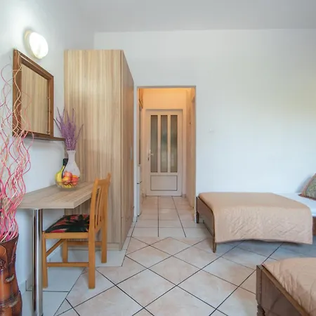 Dora Guest house