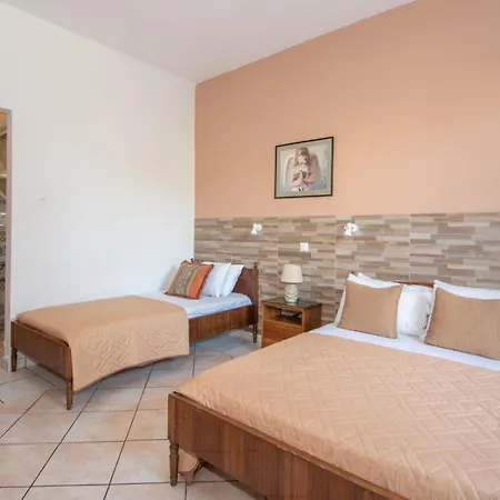 Dora Guest house Laganas