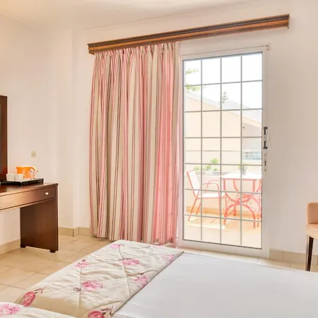 Aparthotel Oscar 3*
