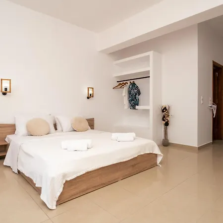 Aparthotel C'est La Vie And Laganas