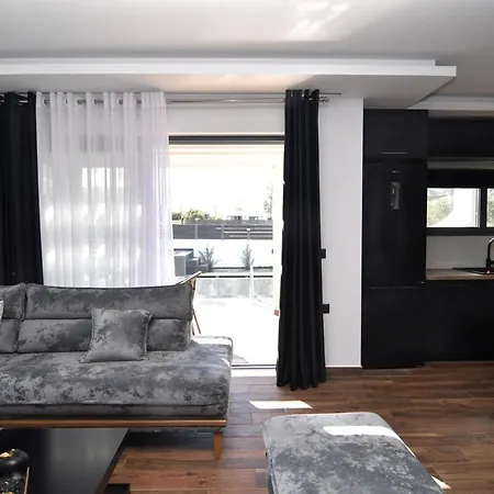 Mamica Luxury Villa