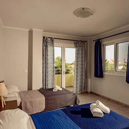 Charming In Agrilia With Private Pool *