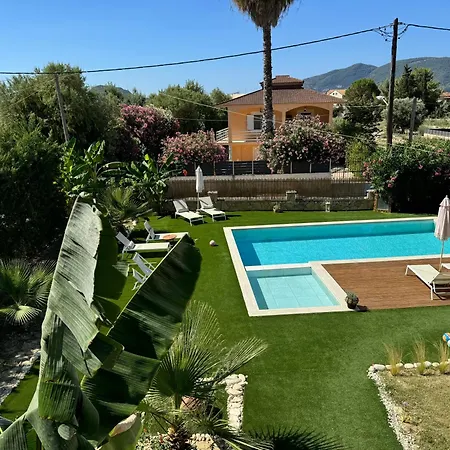 Nikludin & Holiday home Laganas