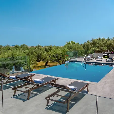 Trevilat - 4 Bedrooms With Private Pool, By Zantewize