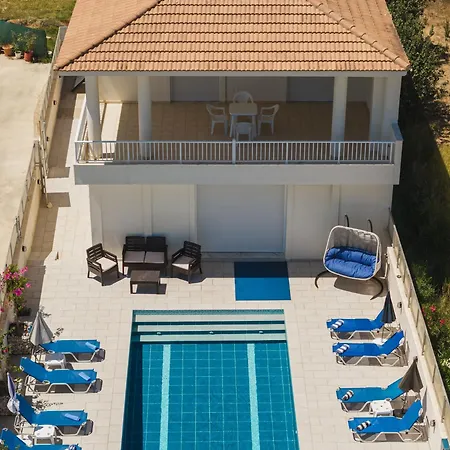 Dennis And Tanya Holiday home