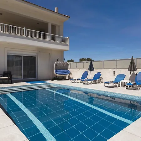 Dennis And Tanya Holiday home Laganas