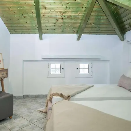 Spiros Ii & Apartment Laganas