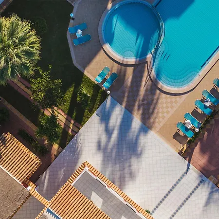 Yakinthos Hotel