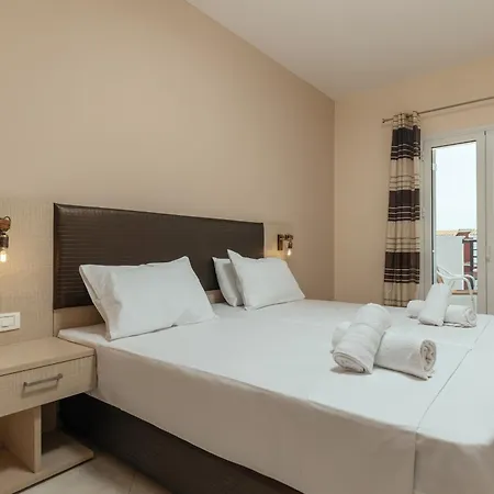 Yakinthos Hotel