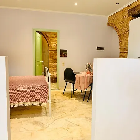 Apartment Dolce - Spacious Renovated With Unique Decor Perfect For 4 In Ideal For Fun And Relaxation