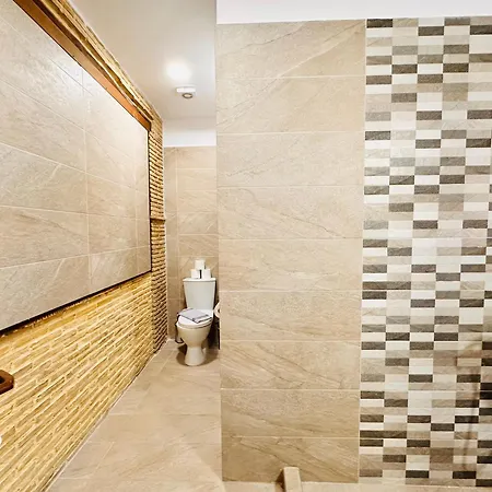 Apartment Dolce - Spacious Renovated With Unique Decor Perfect For 4 In Ideal For Fun And Relaxation