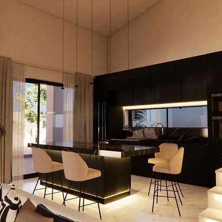 Hollywood Villa, By Tk Management