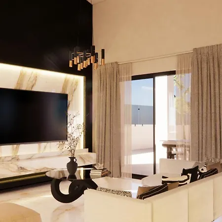 Villa Hollywood Villa, By Tk Management