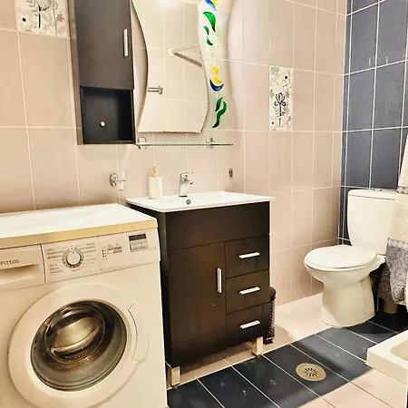 Apartment Dolce - Spacious Renovated With Unique Decor Perfect For 4 In Ideal For Fun And Relaxation