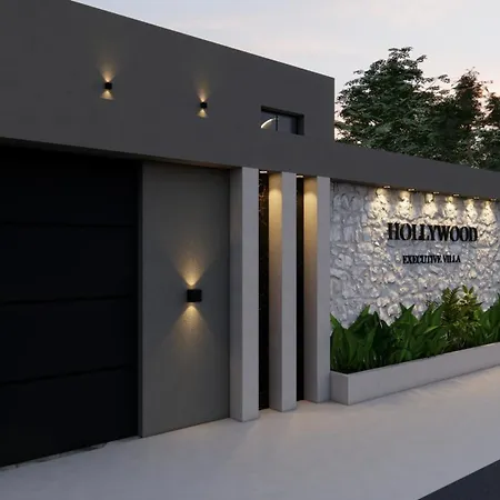 Villa Hollywood Villa, By Tk Management
