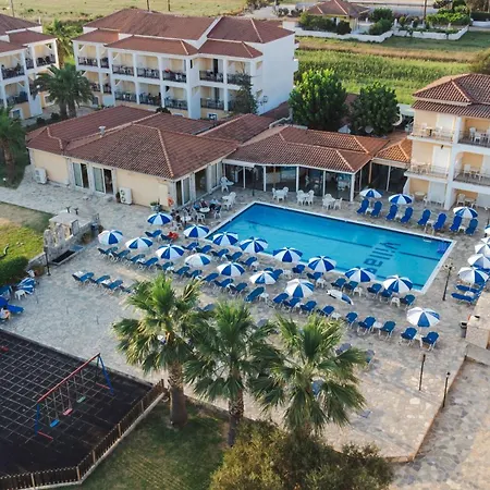 Aparthotel Village & Family 3*