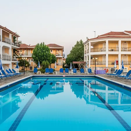 Village & Family Aparthotel 3*