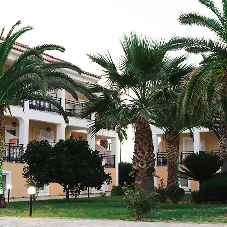 Aparthotel Village & Family 3*