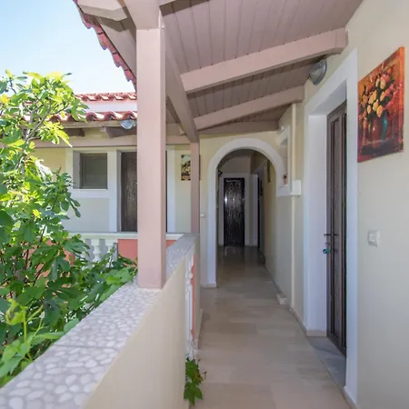 Zefiros By Sea Apartment *