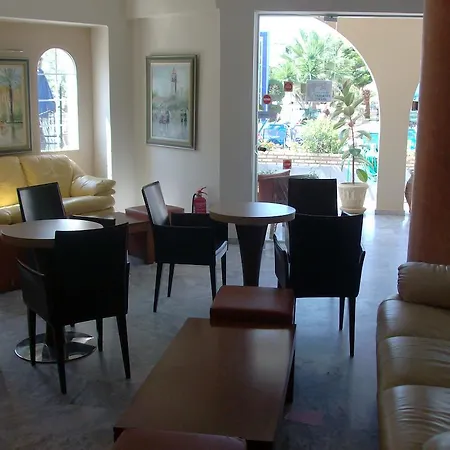 Aparthotel Vivian Hotel