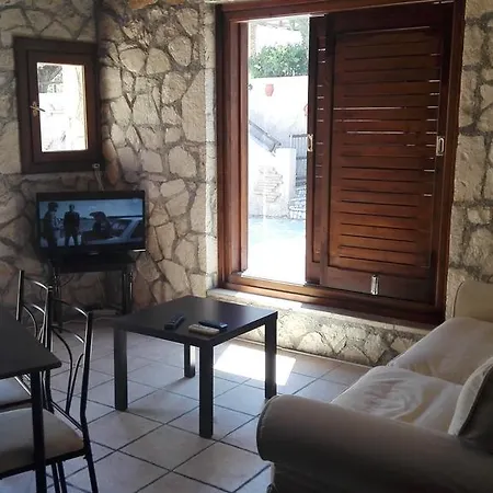 Villa αggi's