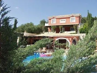 Agnanti Club Apartment *