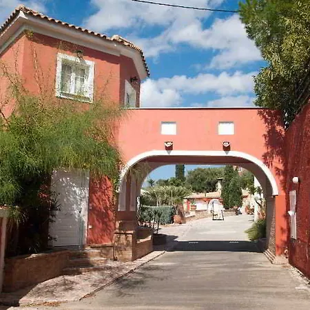 Hotel Sarakina 2*
