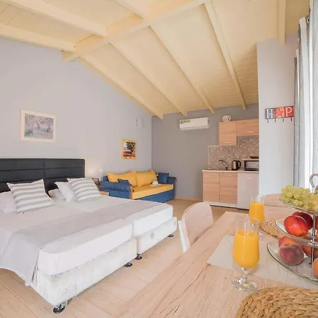 Tsolakis & Aparthotel