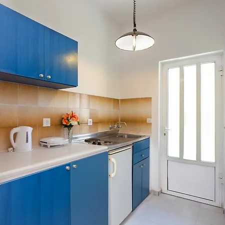 Appartement Holidays & *