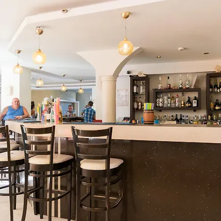Zante Plaza & Aparthotel 3*