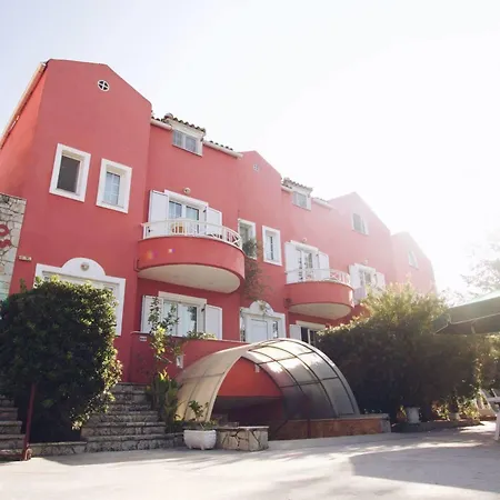Spiros Family Apts Apartment *