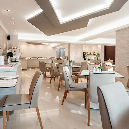 Garden Palace Hotel 4*