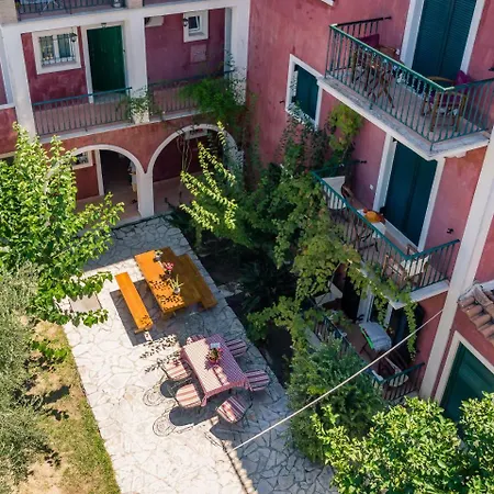 Apartment Liofyto *