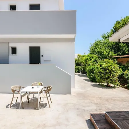White Canvas Boutique Bed & Breakfast Laganas