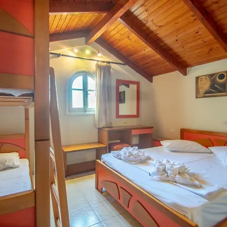 Paradise Aparthotel 3*