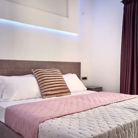 Savvas Luxury Laganas
